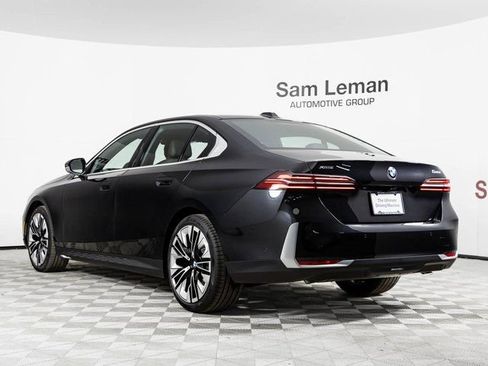 Used 2025 BMW 530i xDrive 530i xDrive w/ Premium Package image 24