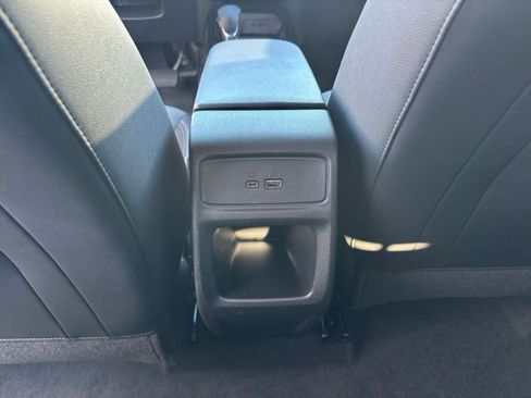 Used 2025 Chevrolet Trax LT w/ LT Convenience Package image 24