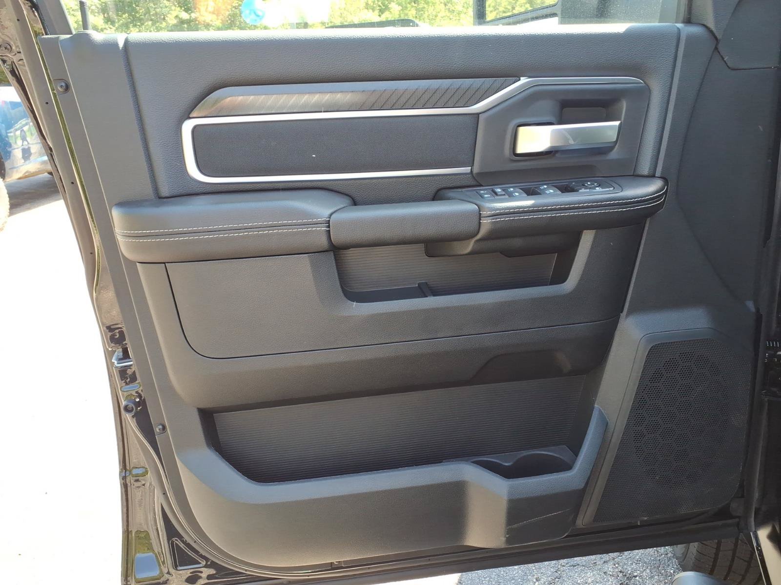 New 2027 RAM 3500 Big Horn AWD/4WD image 10