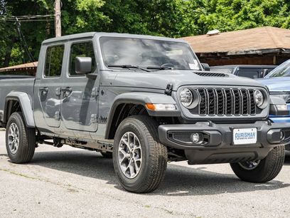 New 2025 Jeep Gladiator Sport