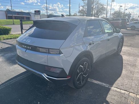 Used 2024 Hyundai Ioniq 5 SEL image 3