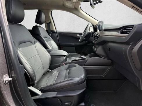 Used 2020 Ford Escape Titanium FWD image 18
