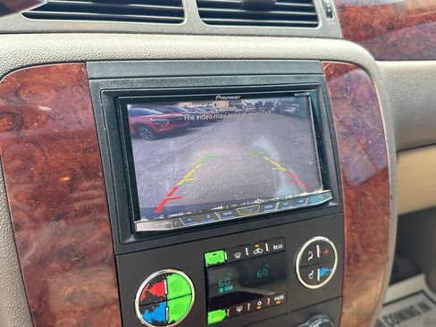 Used 2012 Chevrolet Suburban LTZ AWD/4WD image 22