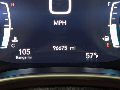 Used 2020 Chrysler Pacifica Limited image 18