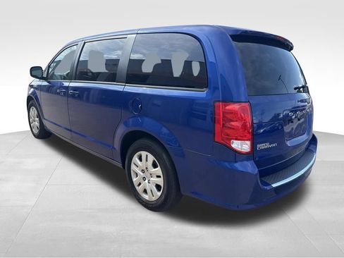 Used 2018 Dodge Grand Caravan SE w/ UConnect Hands-Free Group FWD image 9