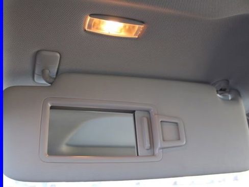 Used 2024 Volkswagen Jetta SE image 42