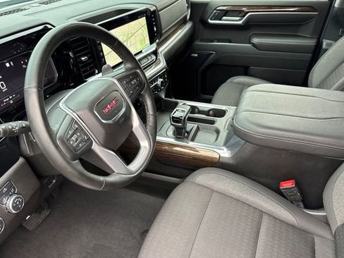 Used 2025 GMC Sierra 1500 Elevation w/ Preferred Package image 10