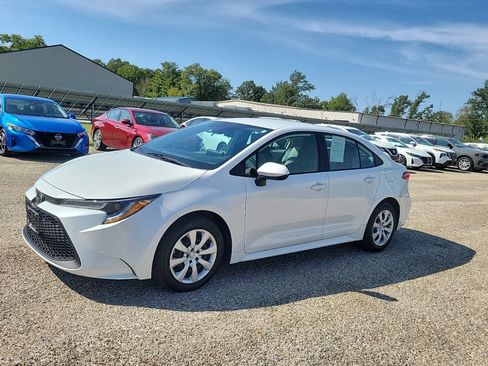 Used 2022 Toyota Corolla LE FWD image 5