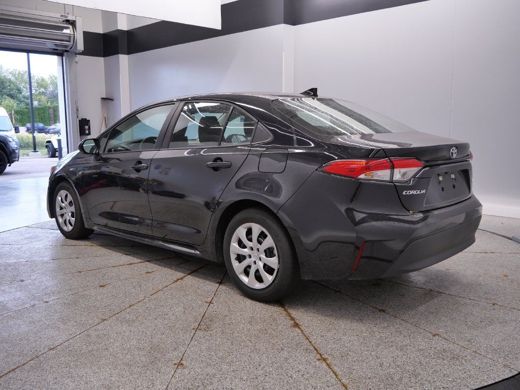 Used 2025 Toyota Corolla LE FWD image 8