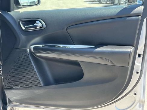 Used 2017 Dodge Journey SXT FWD image 25