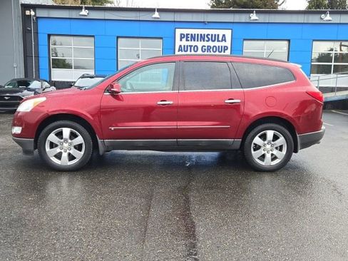 Used 2009 Chevrolet Traverse LTZ image 6