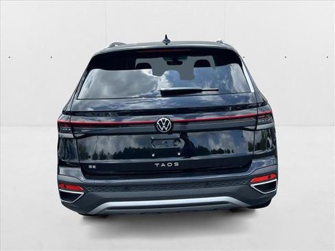 New 2025 Volkswagen Taos SE image 6