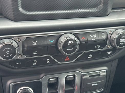 Used 2023 Jeep Wrangler Sport AWD/4WD image 21
