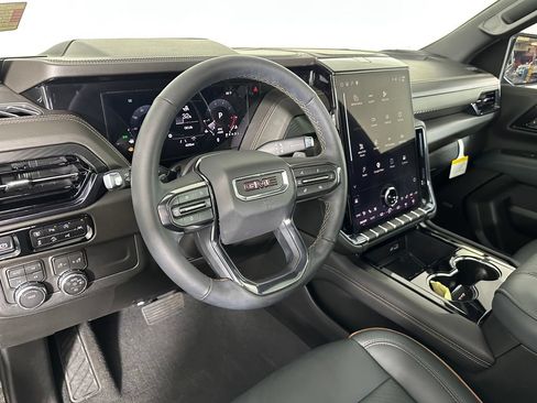 Used 2026 GMC Yukon AT4 w/ LPO, Floor Liner Package AWD/4WD image 11
