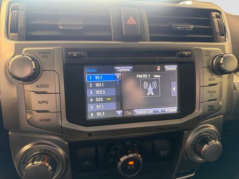 Used 2016 Toyota 4Runner SR5 AWD/4WD image 21