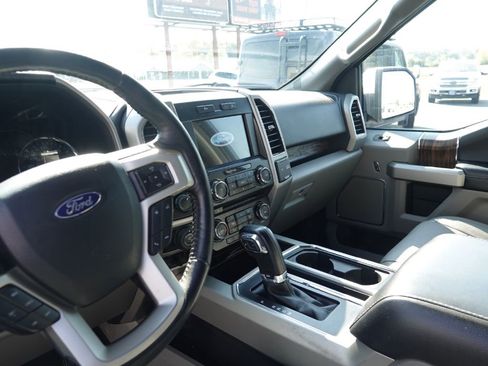 Used 2018 Ford F150 Lariat image 9