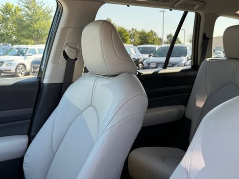 Used 2024 Toyota Grand Highlander FWD image 15