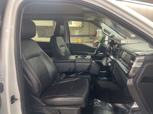 Certified 2025 Ford F350 Lariat w/ Camper Package image 9