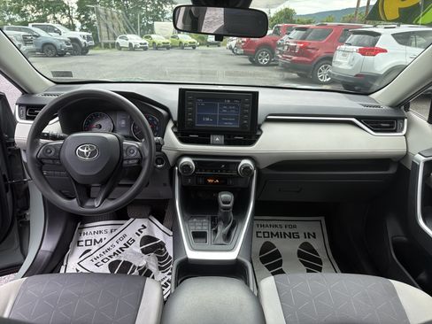 Used 2019 Toyota RAV4 XLE w/ Convenience Package AWD/4WD image 17