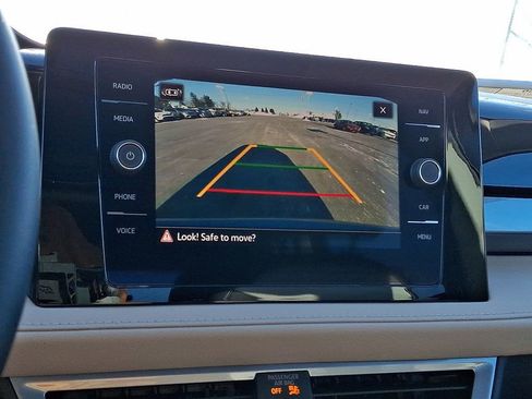 New 2026 Volkswagen Taos SEL image 17