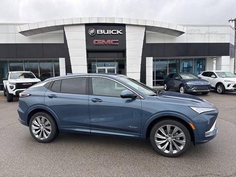 New 2026 Buick Envista Avenir image 2