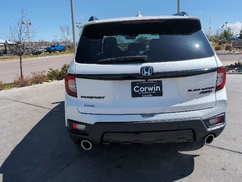 Used 2025 Honda Passport Black Edition image 7