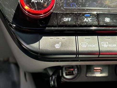 Used 2022 Hyundai Elantra SEL w/ Convenience + Premium Package FWD image 14