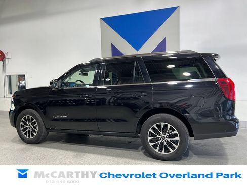 Used 2025 Ford Expedition Platinum AWD/4WD image 6