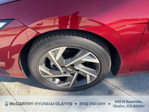Certified 2025 Hyundai Elantra Sport image 17