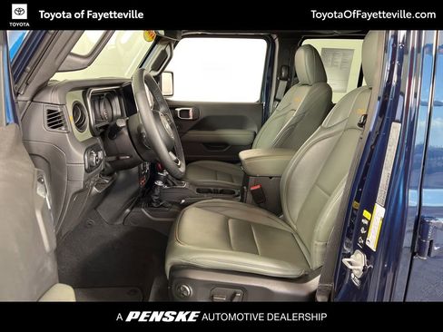 Used 2025 Jeep Gladiator Mojave image 23