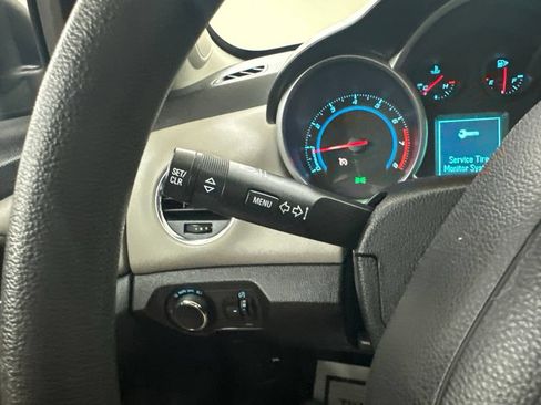 Used 2014 Chevrolet Cruze LS FWD image 39