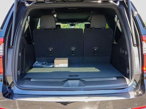 New 2026 GMC Yukon XL AT4 image 9