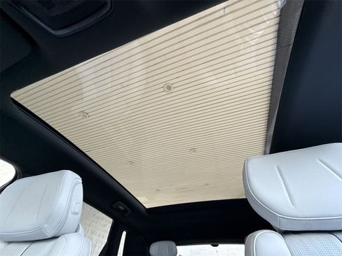 Certified 2025 Cadillac Lyriq Luxury image 19