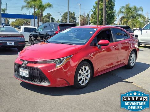 Used 2020 Toyota Corolla LE FWD image 2