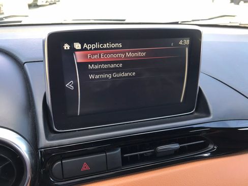 Used 2017 FIAT 124 Spider Lusso RWD image 31