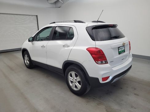 Used 2020 Chevrolet Trax LT w/ LT Convenience Package FWD image 3