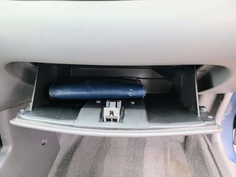 Used 1999 Ford Escort SE image 21