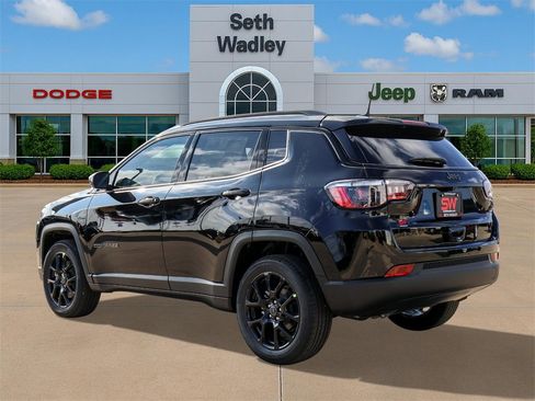 New 2026 Jeep Compass Latitude image 5