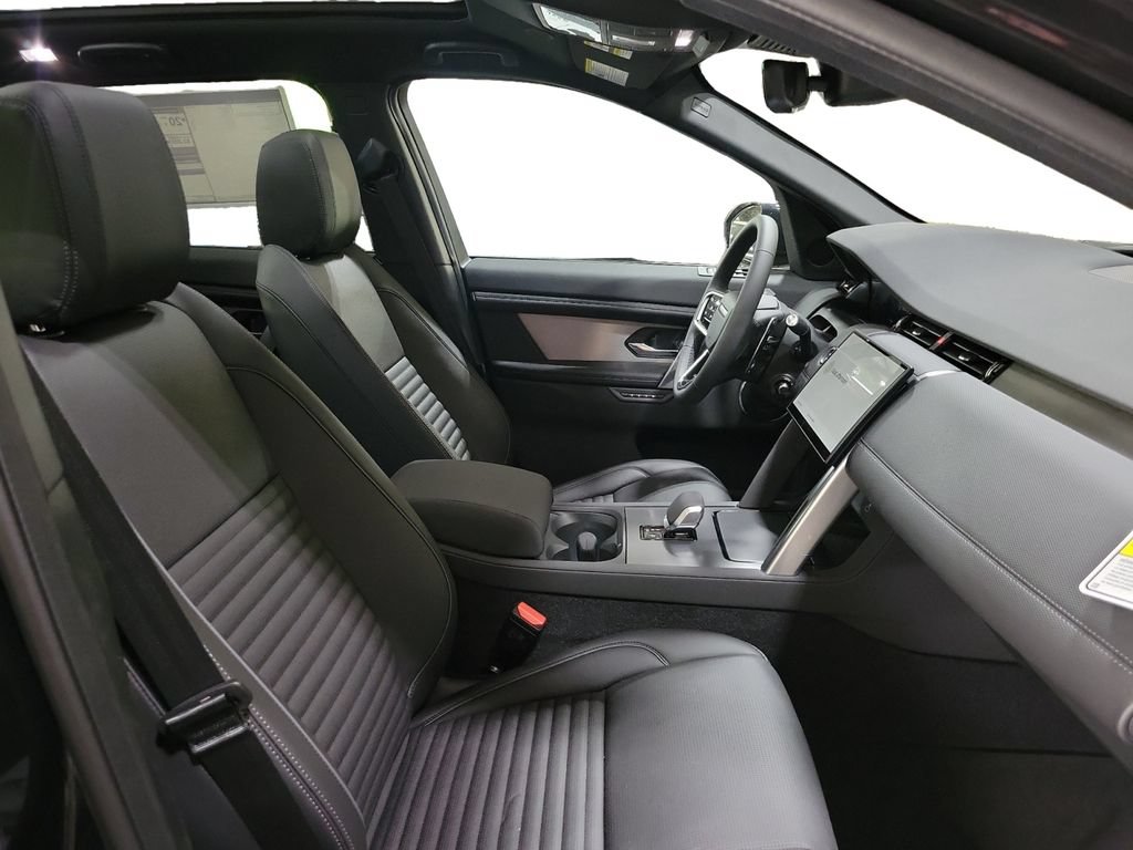 New 2025 Land Rover Discovery Sport Dynamic SE AWD/4WD image 29