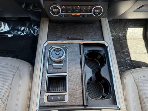 Used 2019 Ford Expedition Limited w/ Texas Edition Package RWD image 21