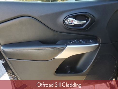 Used 2022 Jeep Cherokee Latitude image 11