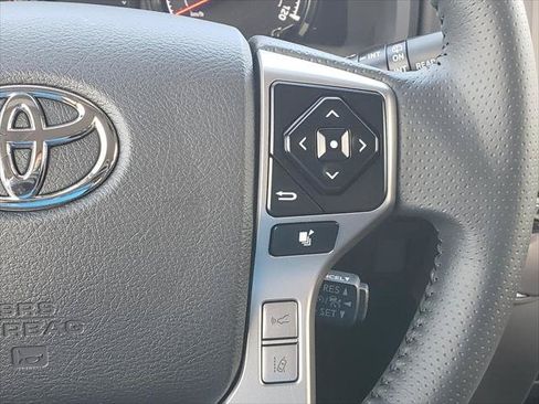 Certified 2022 Toyota 4Runner SR5 AWD/4WD image 27