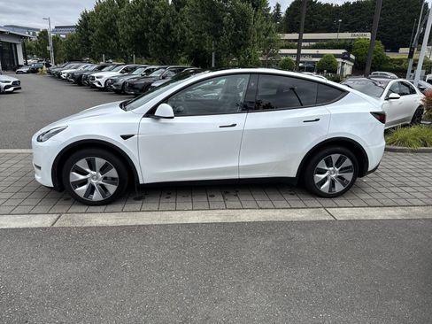 Used 2023 Tesla Model Y Long Range AWD/4WD image 8