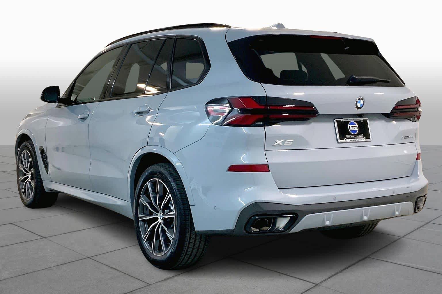 Used 2026 BMW X5 xDrive40i w/ M Sport Package AWD/4WD image 12