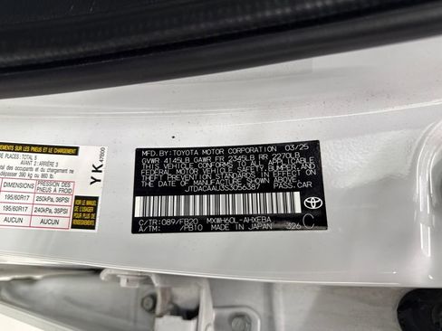 Used 2025 Toyota Prius LE image 27