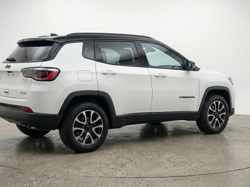 Used 2025 Jeep Compass Trailhawk image 9