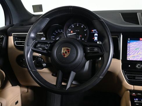 Certified 2024 Porsche Macan AWD/4WD image 12