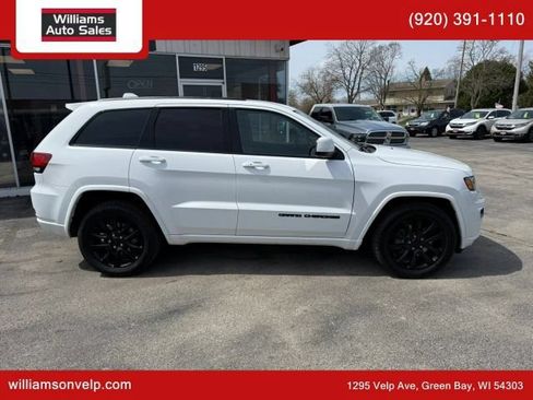 Used 2019 Jeep Grand Cherokee Altitude AWD/4WD image 2