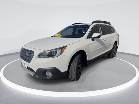 Used 2016 Subaru Outback 2.5i Limited AWD/4WD image 3
