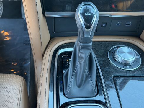 Used 2024 INFINITI QX80 Sensory image 27